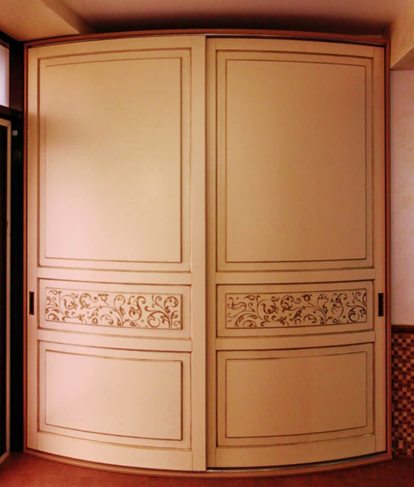 Радиусный шкаф купе с фрезеровкой, эмаль Черногорск